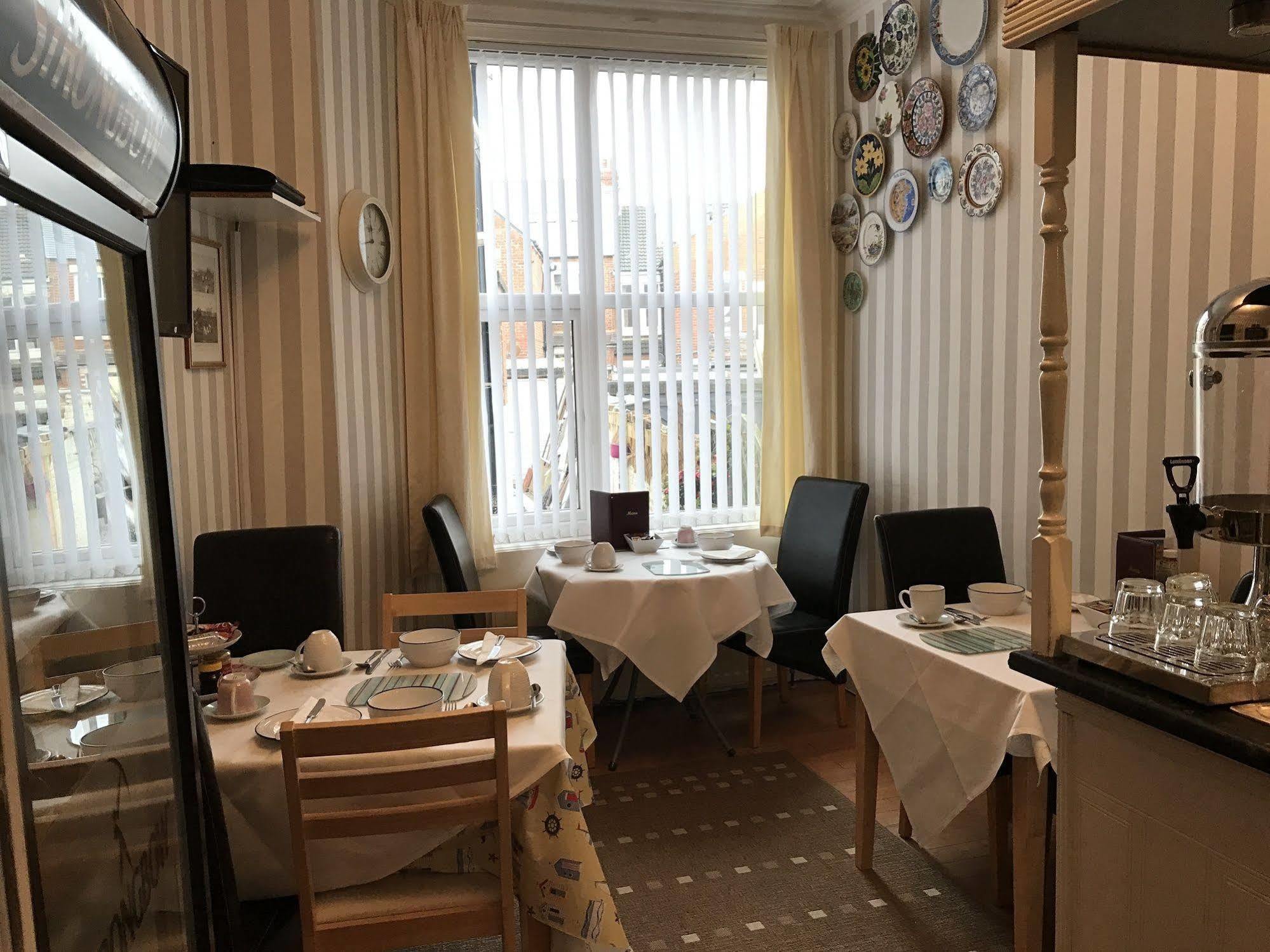 Lighthouse Guest House Whitley Bay Dış mekan fotoğraf