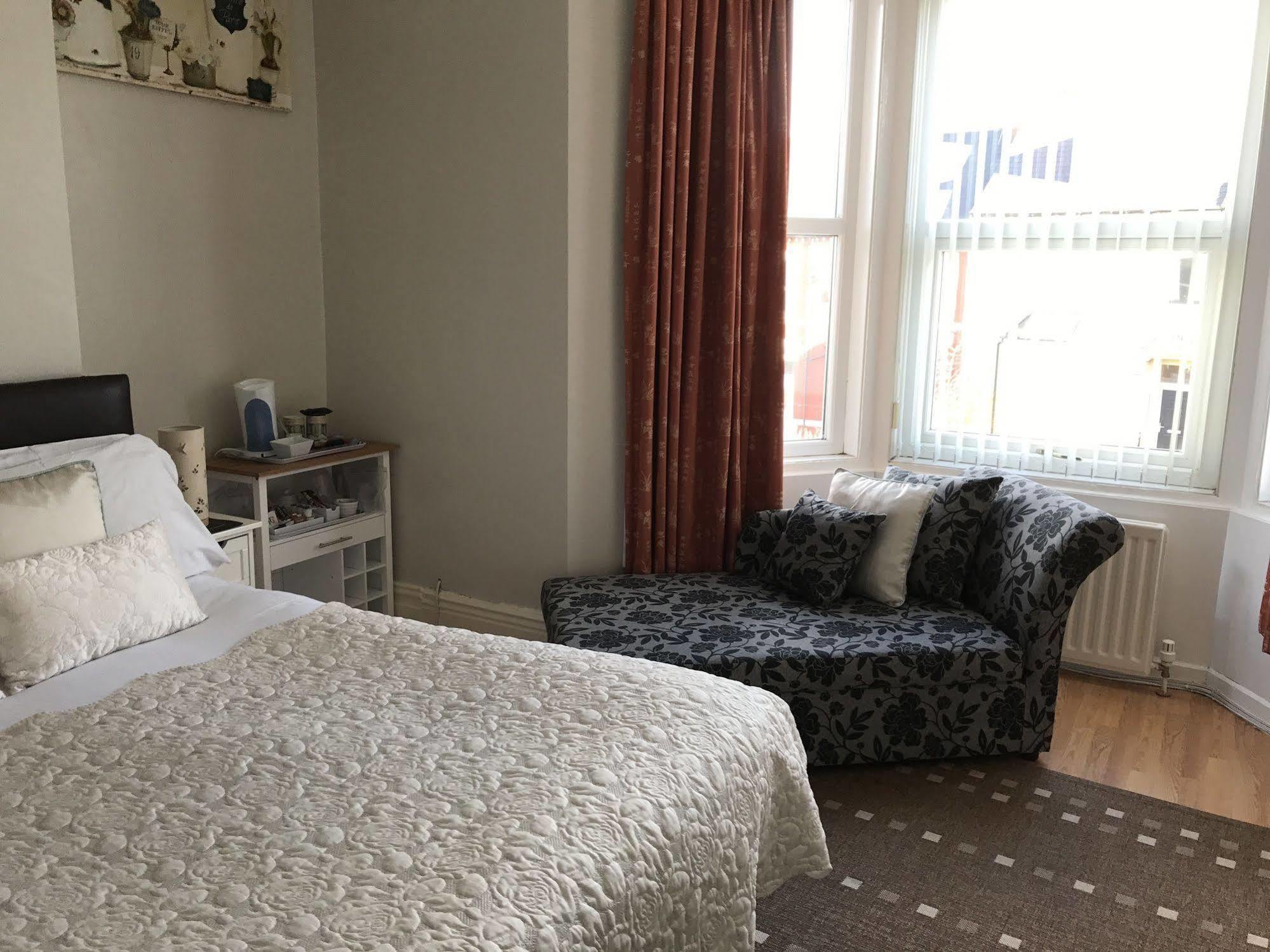 Lighthouse Guest House Whitley Bay Dış mekan fotoğraf